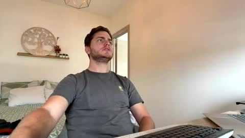 syl092 online show from April 4, 2026, 10:24 am