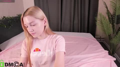 Sylvia online show from November 2, 2025, 1:08 am