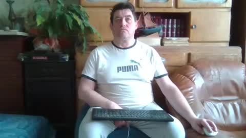 sympa_trique online show from February 15, 2025, 9:49 am