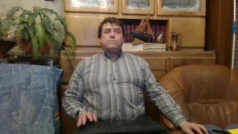 sympa_trique online show from February 16, 2026, 5:53 pm