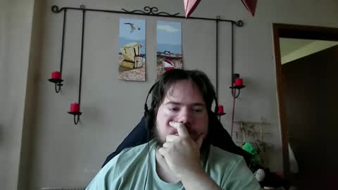 Snapshot of sympon1e chatting on November 7, 2025, 10:26 am sympon1e online show from November 7, 2025, 10:26 am