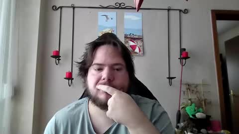 Snapshot of sympon1e chatting on February 2, 2026, 9:52 am sympon1e online show from February 2, 2026, 9:52 am