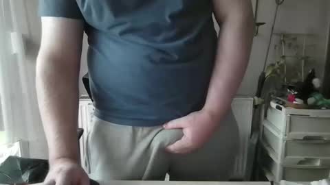 Snapshot of sympon1e chatting on March 31, 2026, 3:23 pm sympon1e online show from March 31, 2026, 3:23 pm