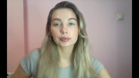 Snapshot of syrami chatting on June 8, 2026, 5:35 pm syrami online show from June 8, 2026, 5:35 pm