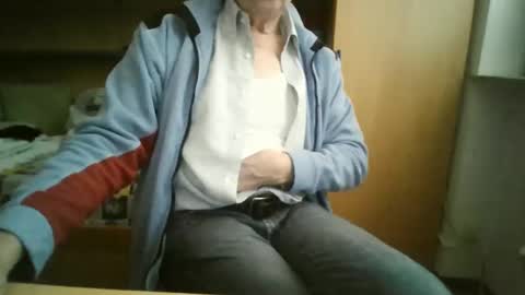 Snapshot of t5519t chatting on October 3, 2025, 12:35 pm t5519t online show from October 3, 2025, 12:35 pm