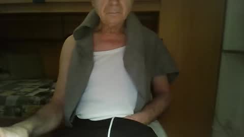 Snapshot of t5519t chatting on November 2, 2025, 5:21 am t5519t online show from November 2, 2025, 5:21 am