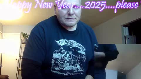 Snapshot of t_guy45 chatting on January 1, 2025, 10:46 pm T Guy45Chunkywise45 online show from January 1, 2025, 10:46 pm