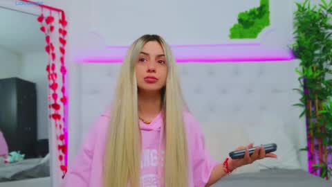 Arianna online show from March 11, 2025, 1:23 pm