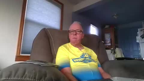 tacrunner66_ online show from November 8, 2025, 9:57 pm