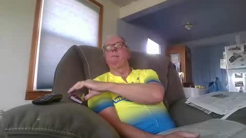 Snapshot of tacrunner66_ chatting on April 19, 2026, 8:22 pm tacrunner66_ online show from April 19, 2026, 8:22 pm