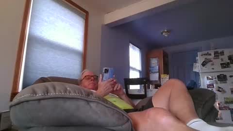 tacrunner66_ online show from April 29, 2026, 2:15 am