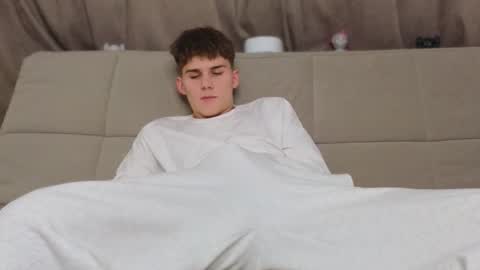 Snapshot of tai_fun chatting on December 4, 2025, 7:11 pm Alex online show from December 4, 2025, 7:11 pm