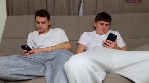 Snapshot of tai_fun chatting on December 15, 2025, 6:34 pm Alex online show from December 15, 2025, 6:34 pm