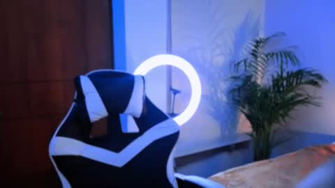 taichi online show from October 25, 2025, 6:54 am