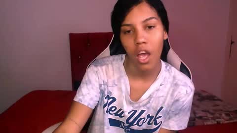 Tainara online show from October 20, 2025, 7:14 pm