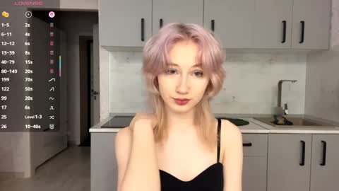 Tessa online show from May 14, 2026, 11:06 am