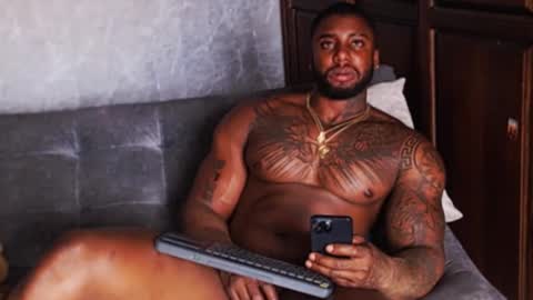 Tairon Tucke online show from December 24, 2024, 8:16 pm