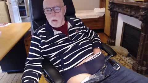 taisabaki54 online show from December 4, 2024, 1:09 pm