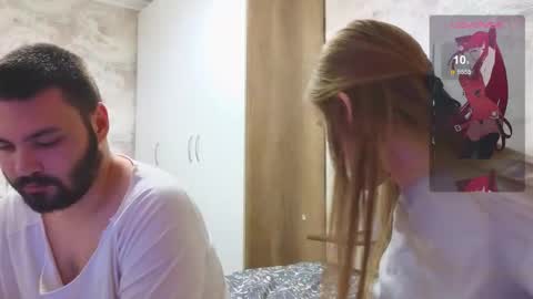 taiti_fox_cub online show from October 12, 2025, 5:01 pm