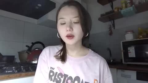 Lily online show from November 20, 2025, 2:50 pm