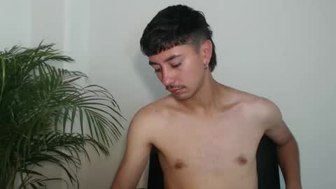 talhi_ online show from October 28, 2025, 4:49 am