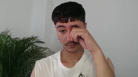 talhi_ online show from October 29, 2025, 4:53 pm