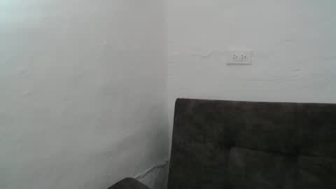 talhi_ online show from November 12, 2025, 3:40 am