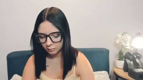 taliasensitive online show from February 15, 2026, 6:32 am