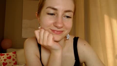  Kira  online show from March 7, 2025, 12:45 pm