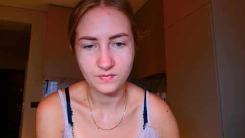  Kira  online show from November 10, 2025, 6:34 am