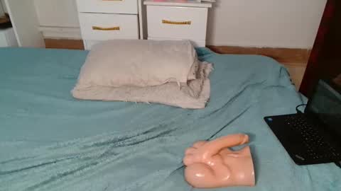 butterflyass online show from January 12, 2026, 9:47 am