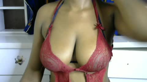 Snapshot of tall_choco chatting on April 3, 2026, 7:45 pm tall_choco online show from April 3, 2026, 7:45 pm