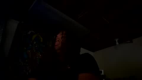 Tallarr  online show from November 17, 2025, 4:13 pm