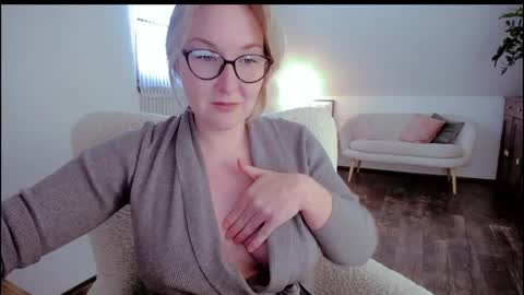 tallinnlove online show from April 30, 2026, 12:00 pm