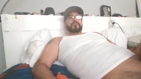 talllatino310 online show from December 22, 2025, 6:16 pm