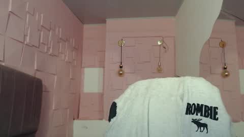 Snapshot of tamara_aa chatting on November 11, 2025, 12:32 am Tamara online show from November 11, 2025, 12:32 am