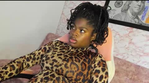 tamara_lubez online show from November 4, 2025, 7:02 pm