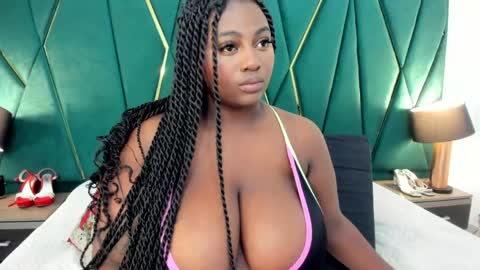 Snapshot of tamara_myller1 chatting on April 17, 2026, 5:27 pm Tamara online show from April 17, 2026, 5:27 pm