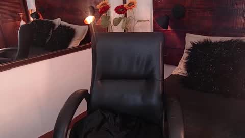    online show from February 13, 2025, 9:38 pm