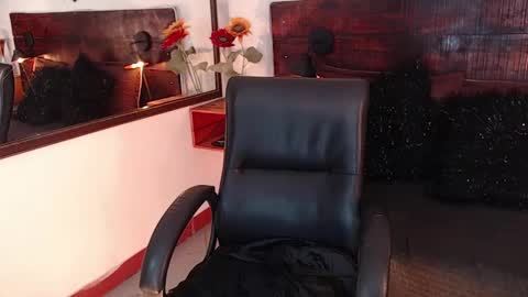    online show from March 11, 2025, 9:37 pm