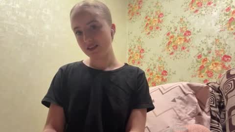 Karina online show from April 16, 2026, 8:20 pm