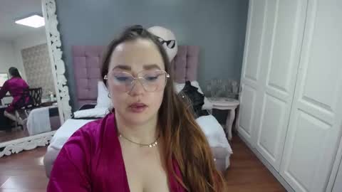 Tammara  online show from September 18, 2025, 4:47 am