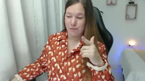 Snapshot of tamy_shine87 chatting on December 17, 2024, 1:50 am Im Samy online show from December 17, 2024, 1:50 am