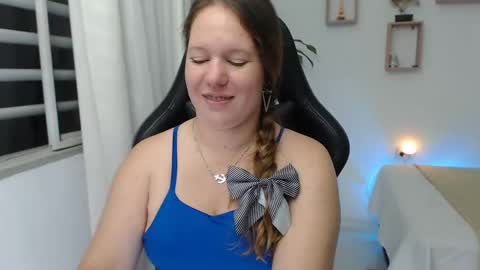 Snapshot of tamy_shine87 chatting on December 18, 2024, 1:59 am Im Samy online show from December 18, 2024, 1:59 am