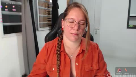 Snapshot of tamy_shine87 chatting on December 15, 2025, 11:53 pm Im Samy online show from December 15, 2025, 11:53 pm