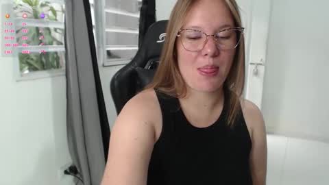 Snapshot of tamy_shine87 chatting on December 19, 2025, 9:00 pm Im Samy online show from December 19, 2025, 9:00 pm