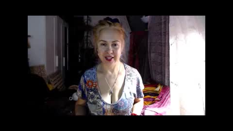 Milena online show from November 11, 2025, 5:35 pm