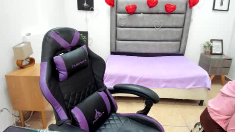 Tania  online show from March 5, 2026, 2:02 pm