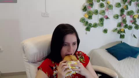 Tania  online show from November 18, 2025, 3:38 pm