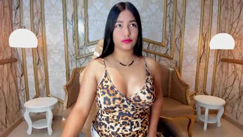 Snapshot of tanisha_greyy chatting on November 7, 2025, 12:27 pm Tanisha ONLINE GTM -5 7001400 online show from November 7, 2025, 12:27 pm